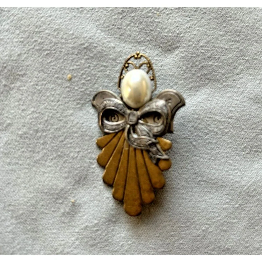 Vintage Gold and Silver Tone Angel Pins Faux Pearl - Lot of 3